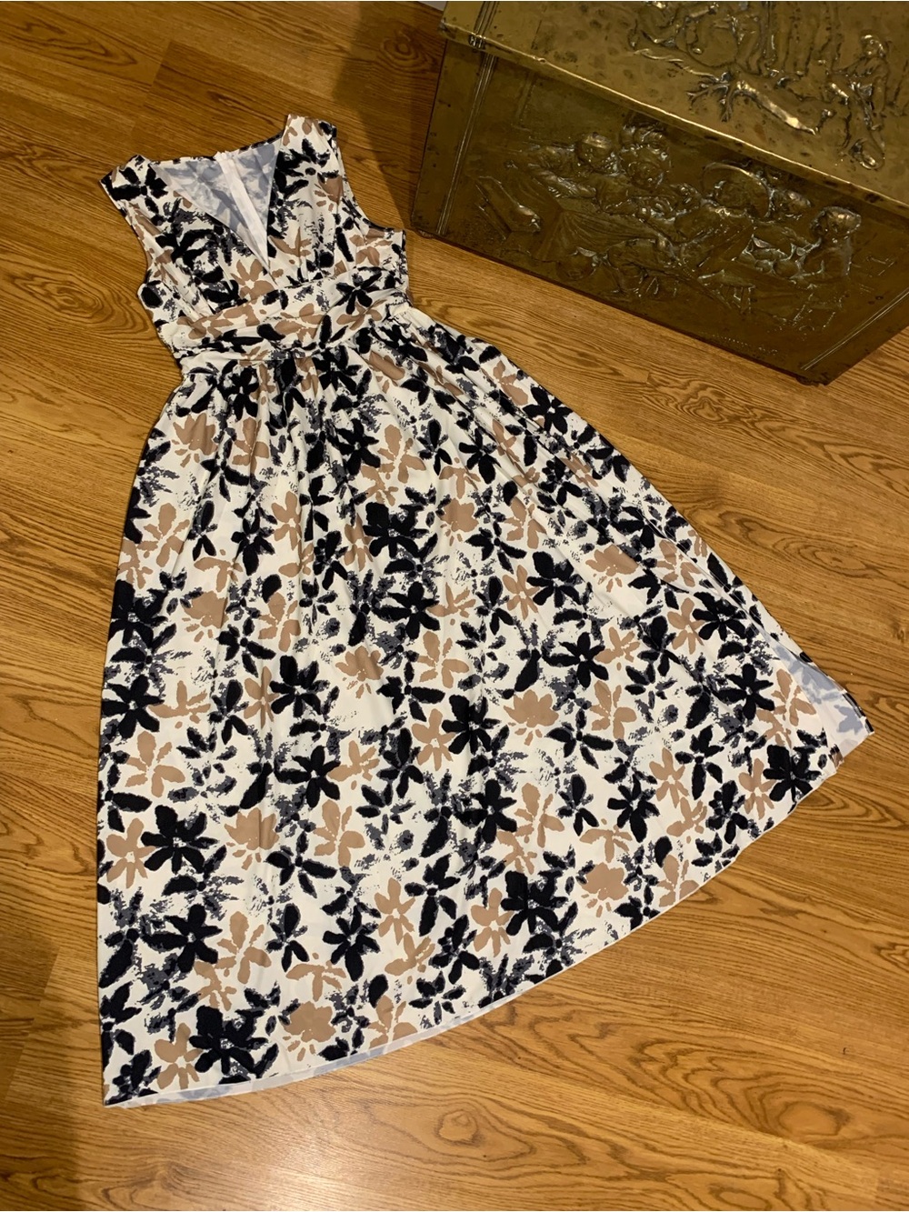 LAST ONE 🔥 Floral Print Deep V Neck Dress - Picture 9 of 16